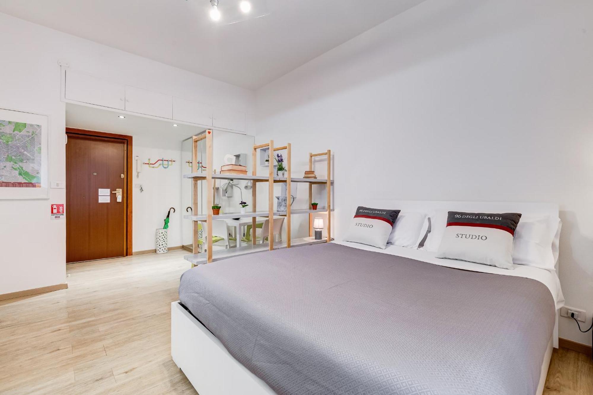 96 Degli Ubaldi Studio Рим Экстерьер фото